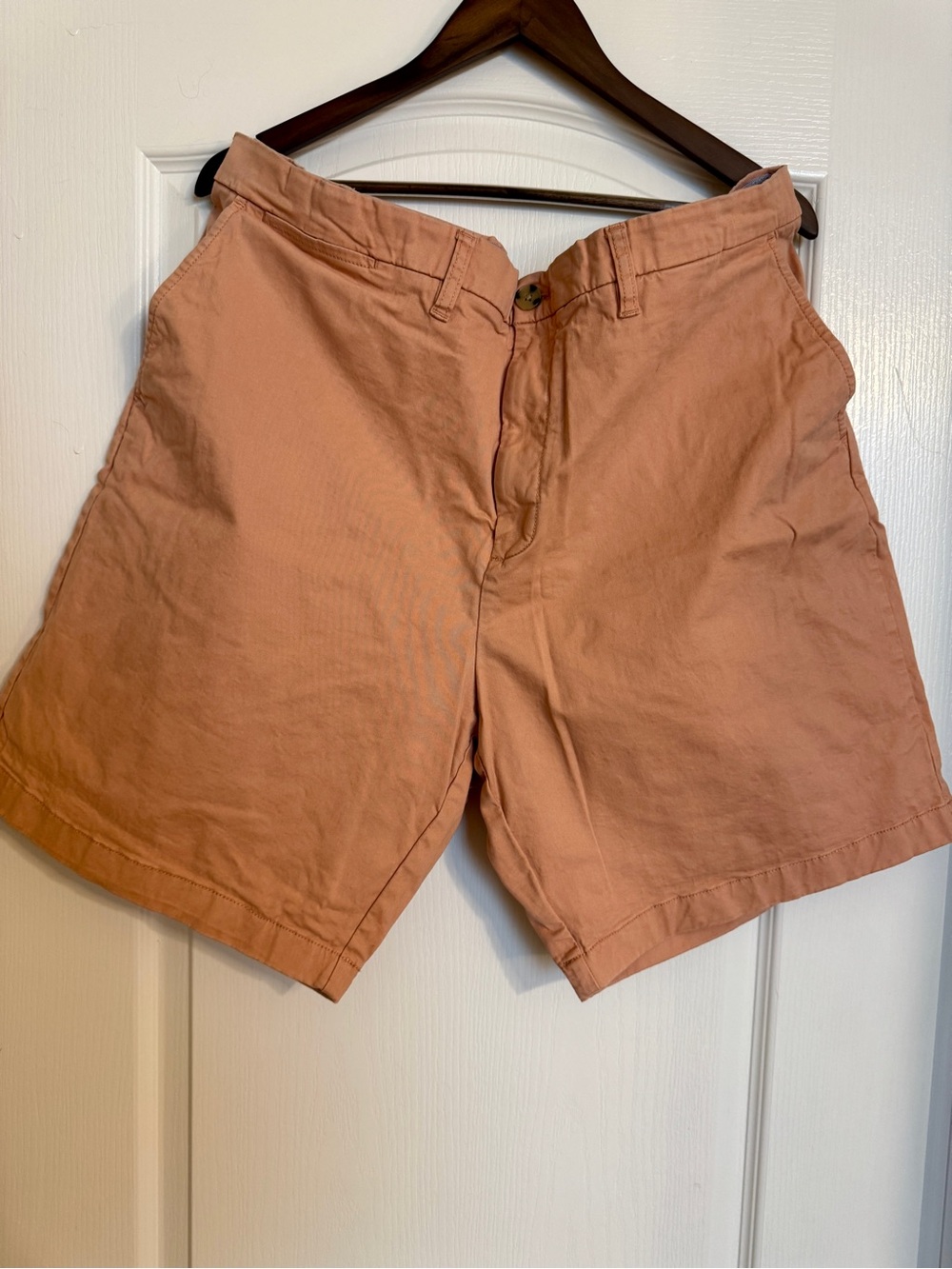 Tommy Hilfiger Men’s Flat-Front Shorts in Salmon